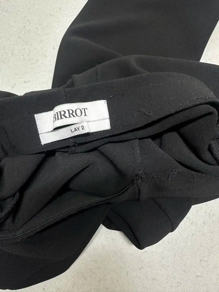 2 ストレートトラウザー