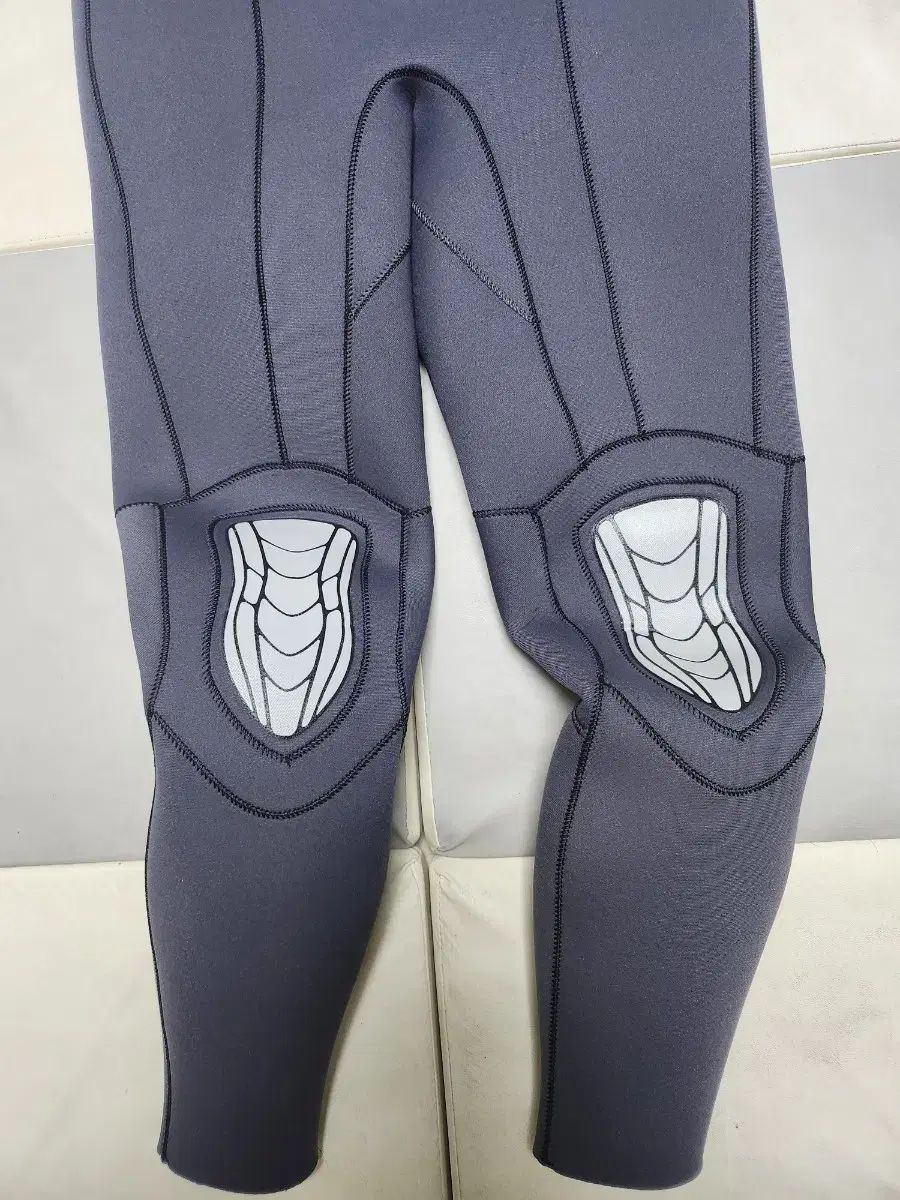 スーツ ダイビング