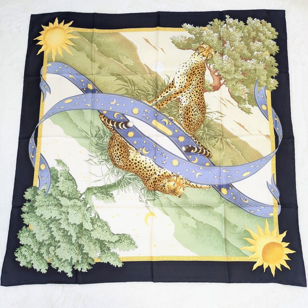 品 Salvatore Ferragamo シルクスカーフ 紺豹 レオパード アニマル 砂漠 太陽 月