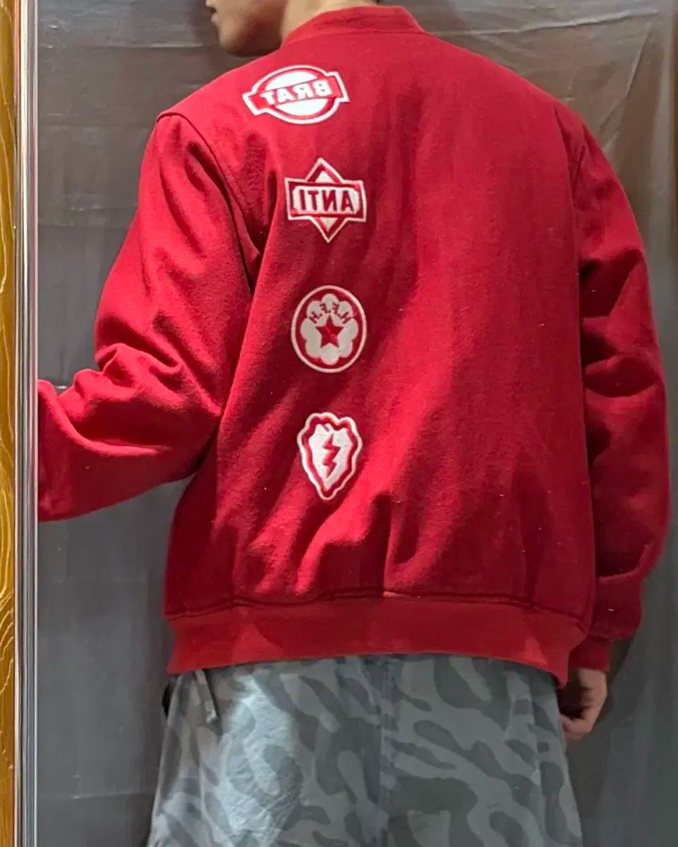 XL BRATSON 13 パッチ レッド スタジャン ジャケット