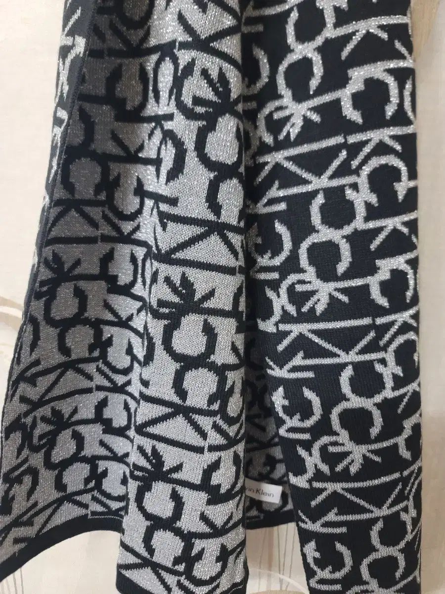 【激安大特価！】 カルバン クライン マフラー マフラー ユニセックス 安い！かわいい！