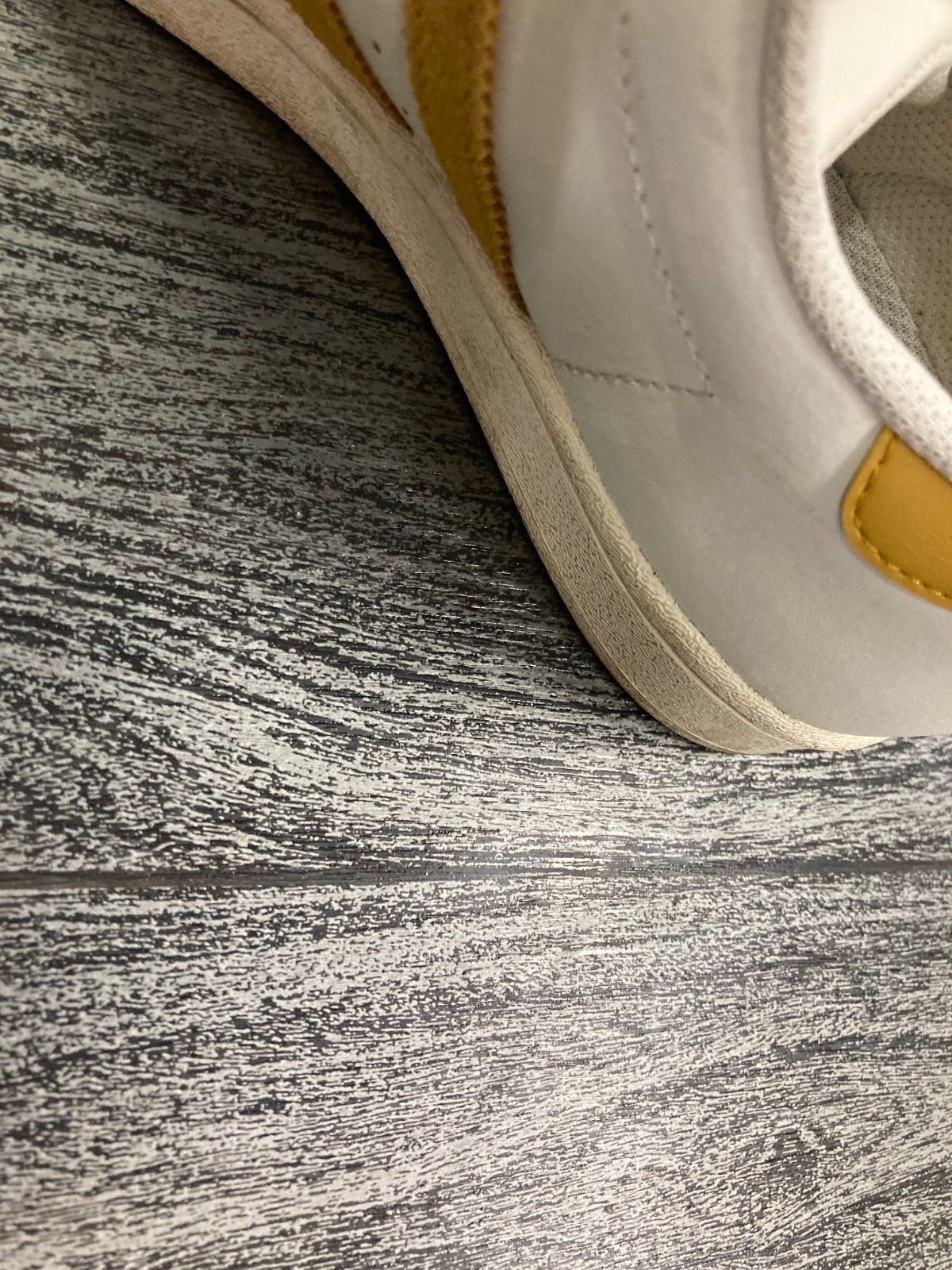 フットウェアホワイト