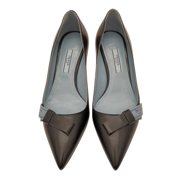 PRADA 美品 プラダ ブラック 黒 パンプス 40 ポインテッドトゥ 日常に洗練を添えるポインテッドトゥが魅力。プラダのパンプス