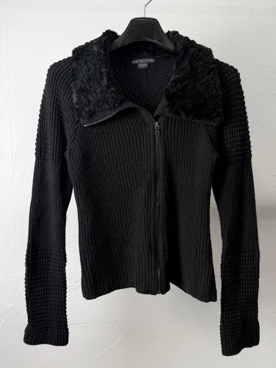 アルマーニ エクスチェンジ ファー付き ジップアップ ニット
