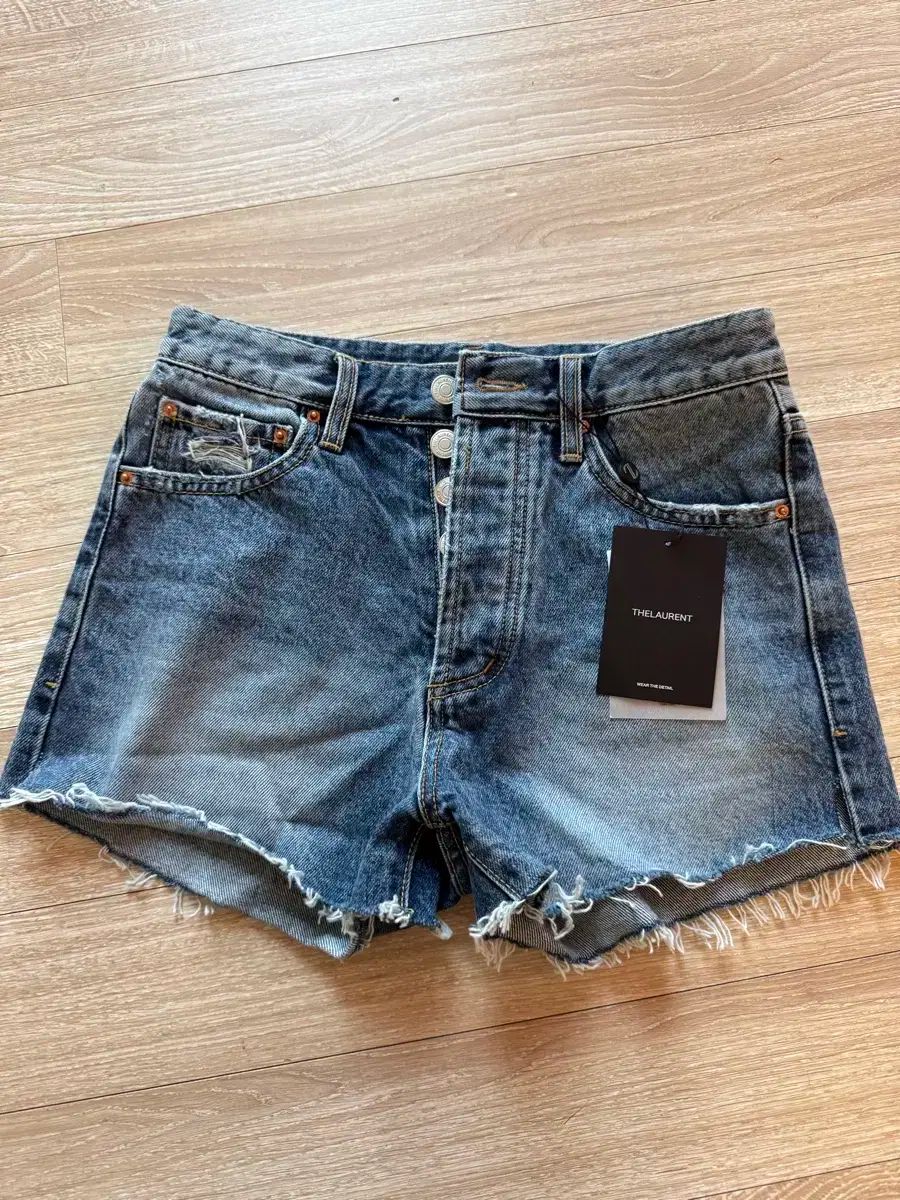 THE LAURENT デニムショートパンツ