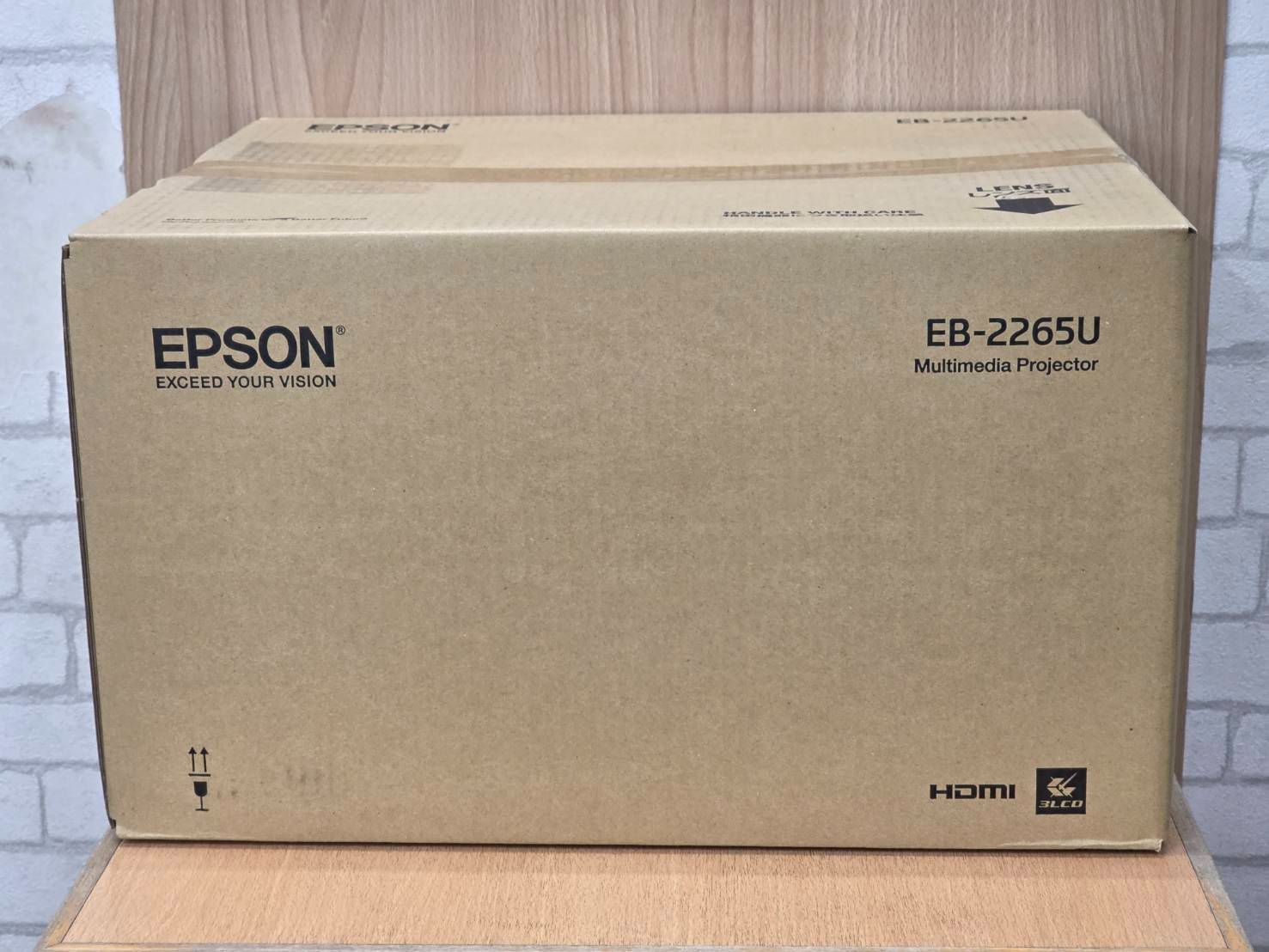 EPSON EB-2265U エプソン ビジネス プロジェクター 家電