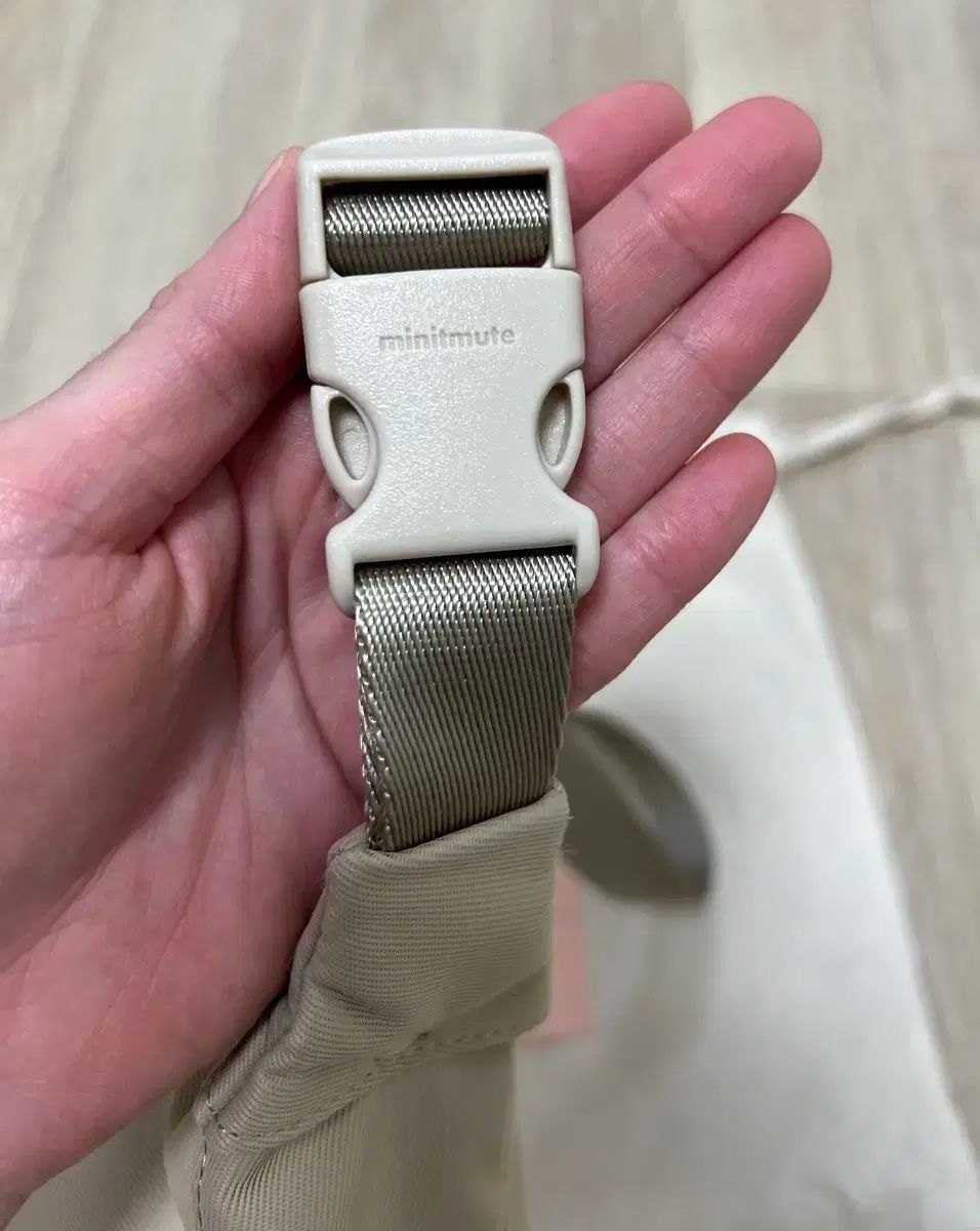  ミニミュート クロー ウェスト モカ ベージュ メッセンジャーバッグ ショルダーバッグ