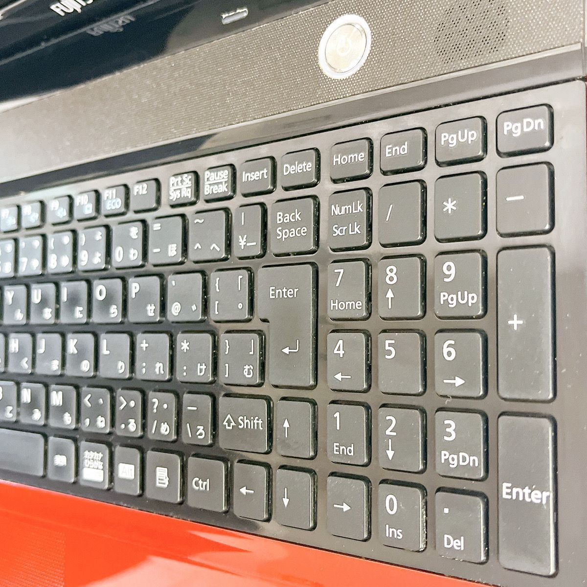 大特価✨爆速SSD512GB✨すぐ使えるノートパソコン赤✨カメラ