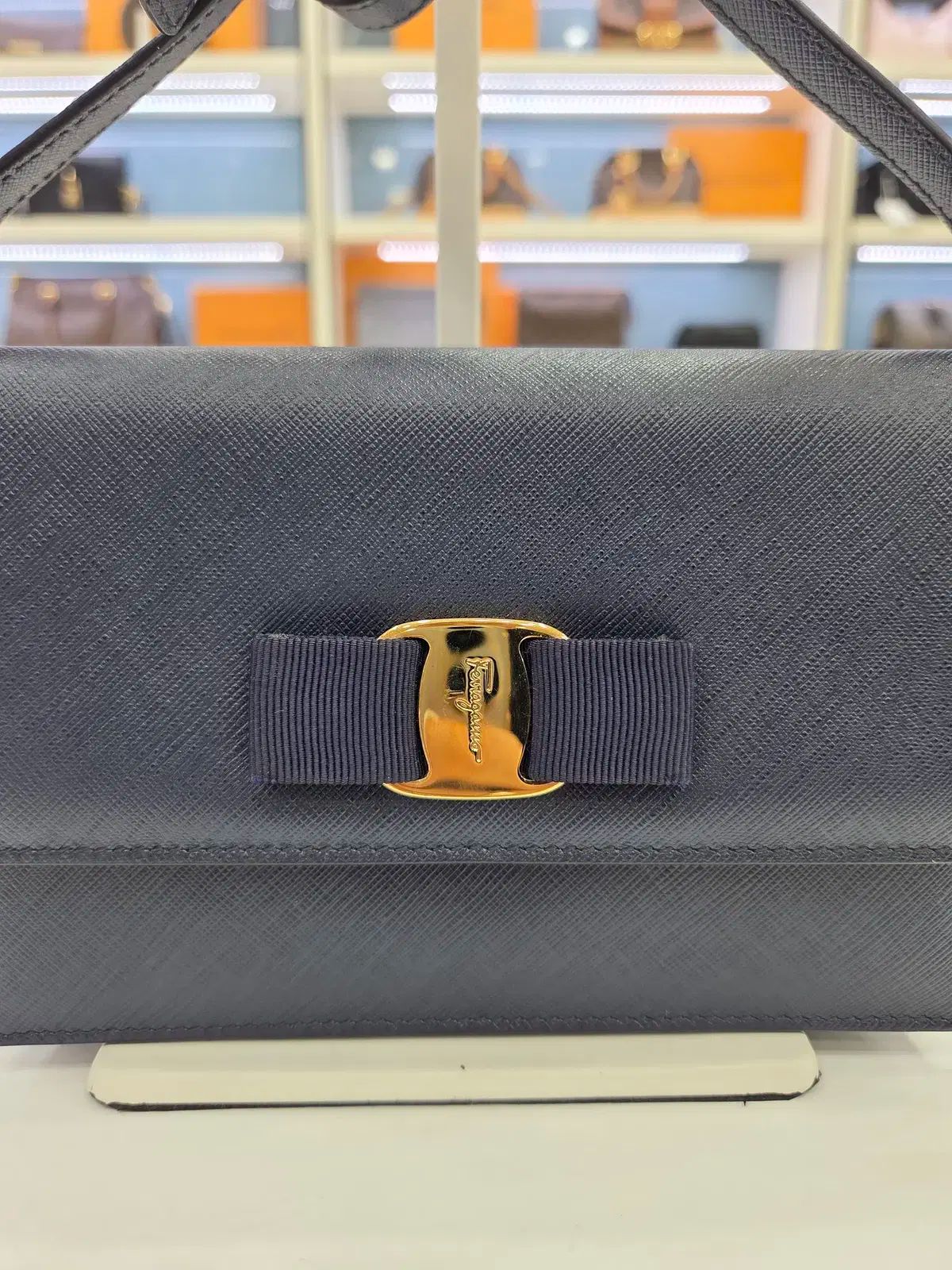  フェラガモ ヴァラ ミニ クロスバック c 543 ショルダーバッグ ショルダーバッグ