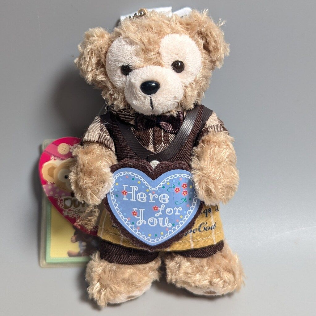 ダッフィー　2012 東京ディズニーシー ぬいぐるみバッジ Sweet Duffy 2012 Brings Love