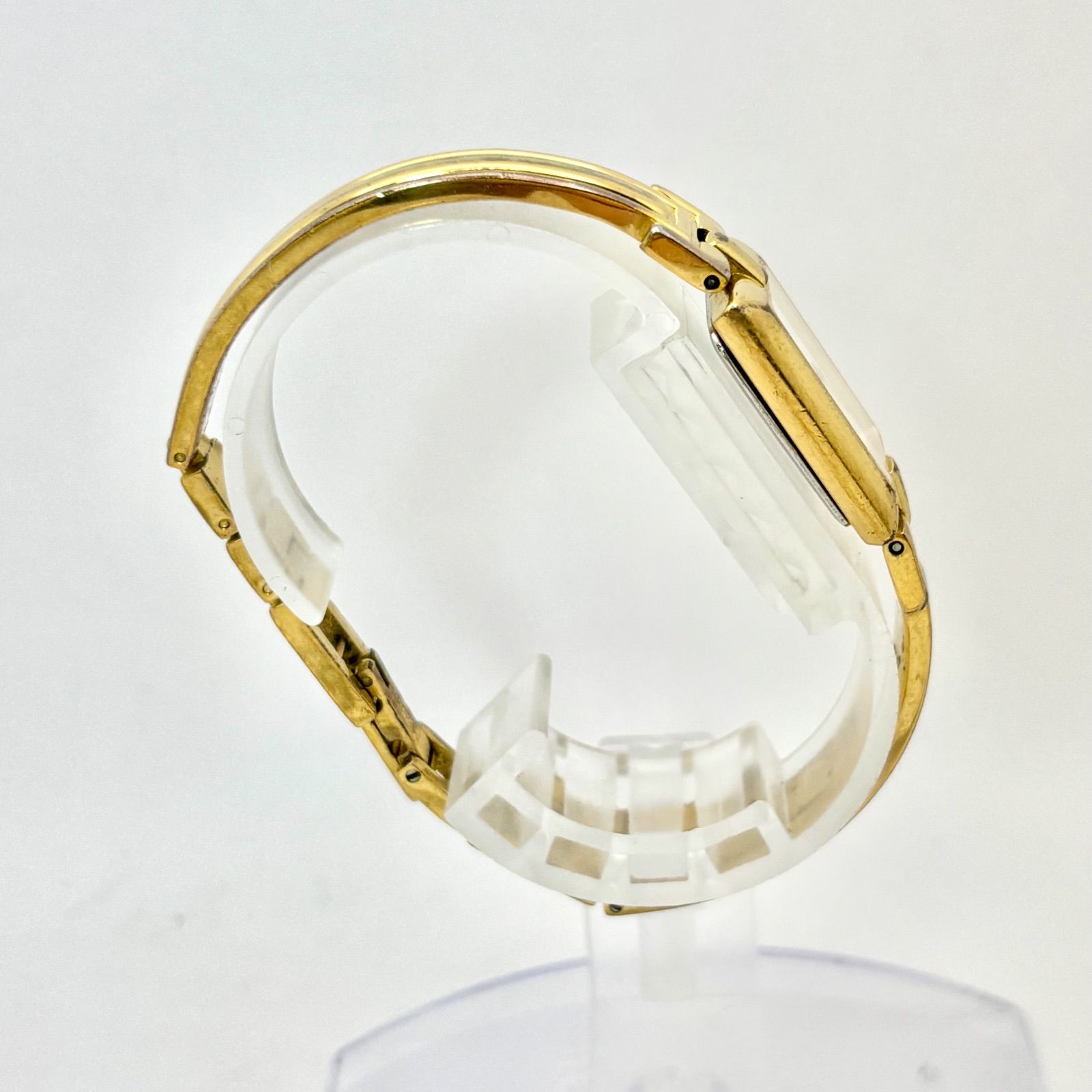 電池交換済み　ジバンシー　レディース　腕時計　バングル　ゴールド　クォーツ ジバンシー レディース 腕時計 クォーツ バングル ゴールド 電池交換