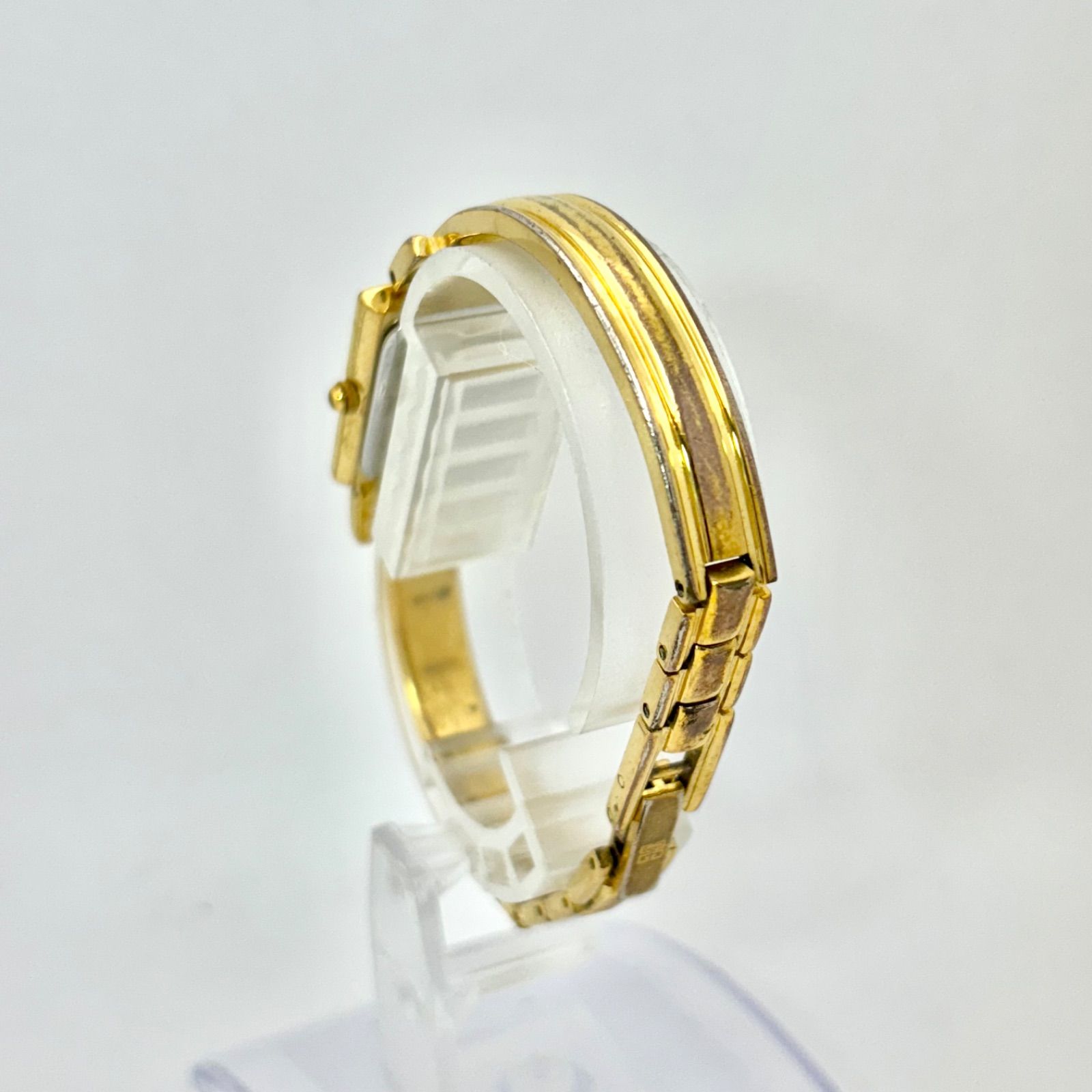  電池 GIVENCHY ジバンシー レディース 腕時計 ゴールド バングル スクエア 腕時計(クォーツ) 腕時計(アナログ)