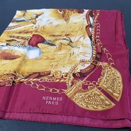 ファッション小物 バンダナ スカーフ HERMES エルメス カレ90 100％シルクスカーフ