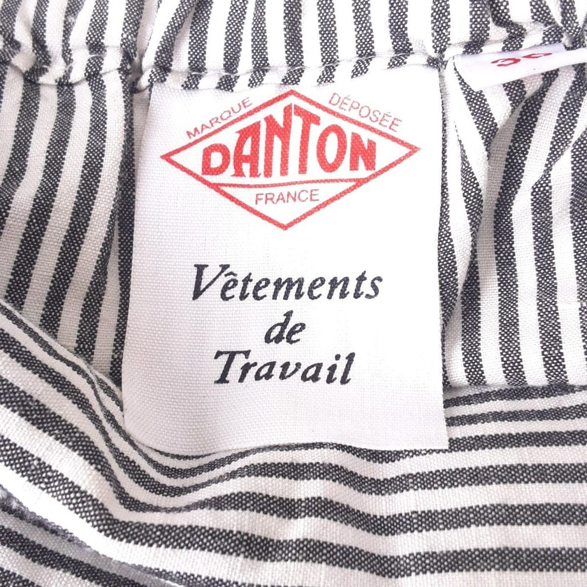 - ダークグレー×白