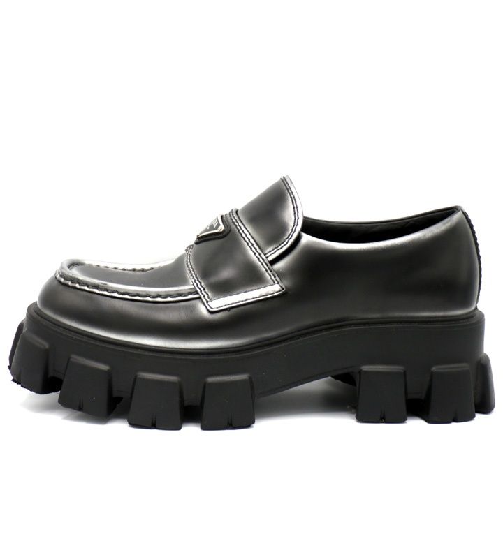 プラダ PRADA 2DE129 モノリス 三角プレート ロゴ ローカット ローファー w25047