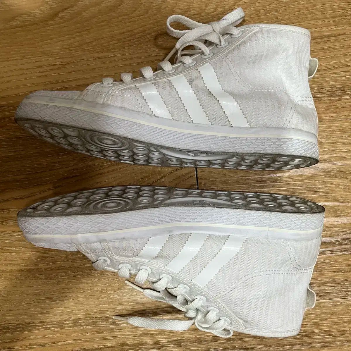 アディダス スニーカー サイズ 230 本人 235