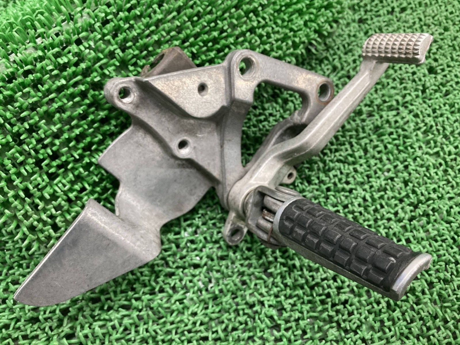 ZXR 250 ステップ 右 35011 1488 カワサキ ZX A メインステップ ブレーキペダル ペイント素材に 曲がり無し uH