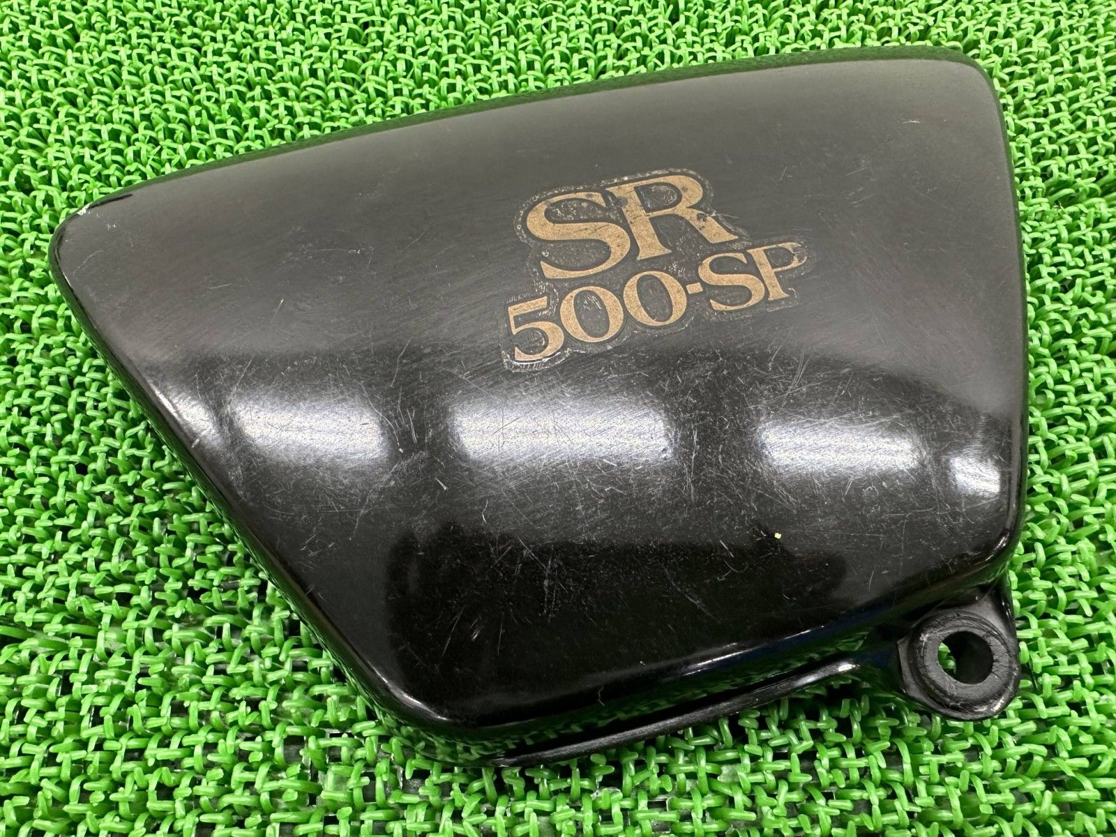 SR 500 SP サイドカバー 右 黒 ヤマハ バイク 部品 3 X 4 33 Y サイドカウル 修復素材に コケキズ無し 品薄 車検 yL