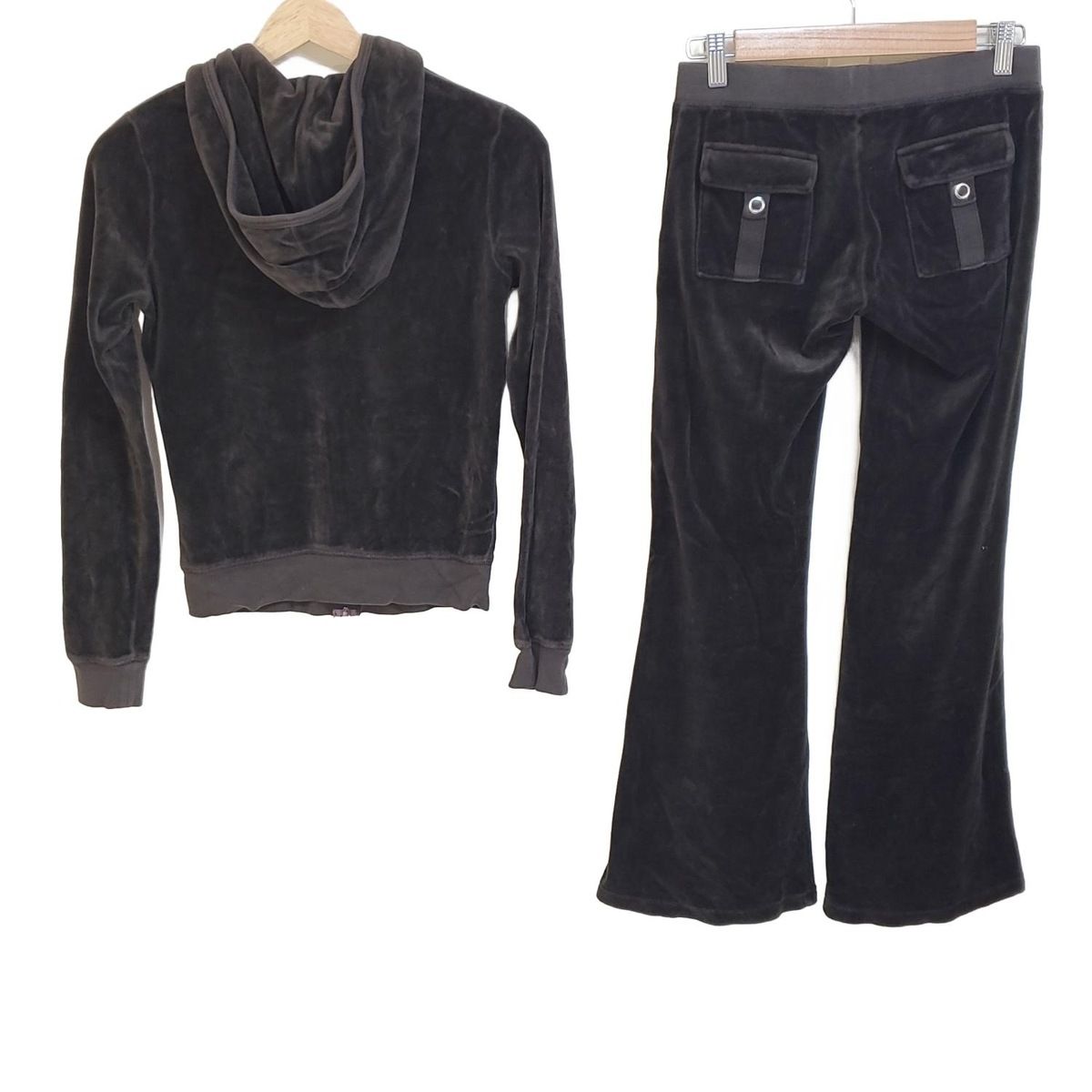 JUICY COUTURE ジューシークチュール レディースパンツセットアップ レディース - ダークグレー ベロア