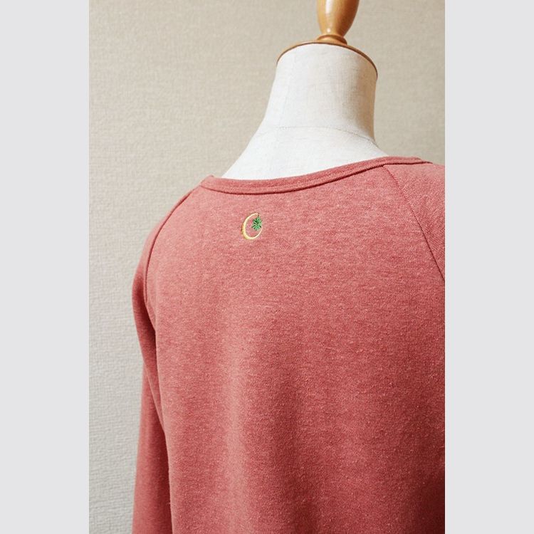 コーラルピンク