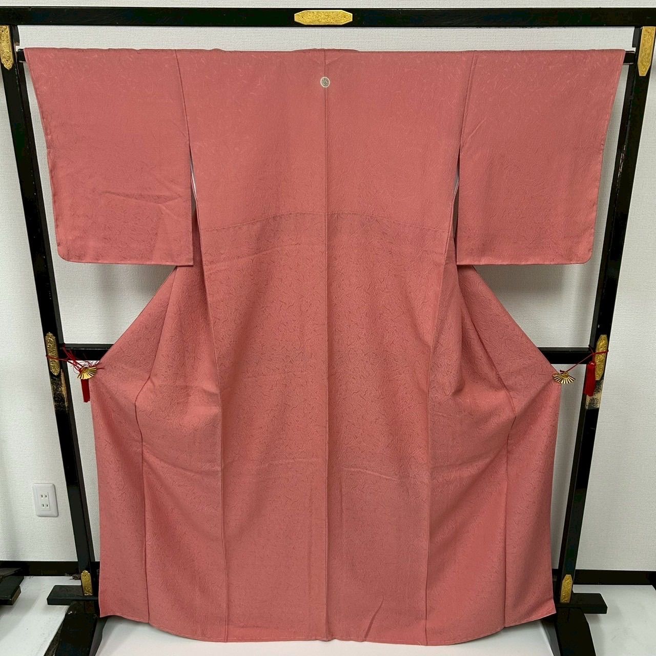 裄67 色無地 正絹 一つ紋 素敵な地模様 袷 着物 MK-870 - メルカリ