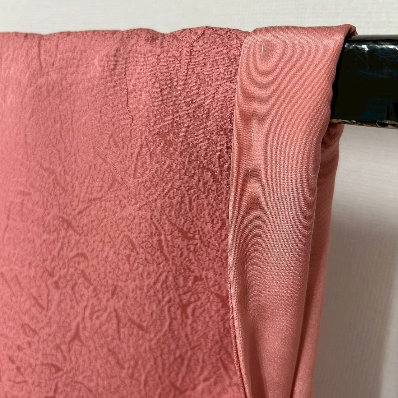 正絹　色無地　一つ紋　袷　裄67 色無地 袷 正絹 一ツ紋 藍鼠色 身丈156裄67 - メルカリ