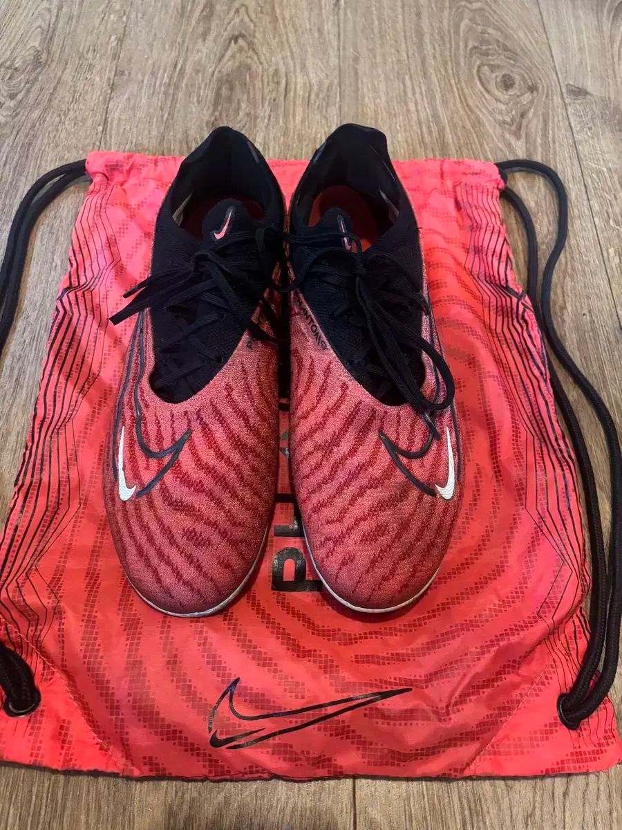 ナイキ FANTOM GX サッカーシューズ エリート FG 265 쌕 贈呈