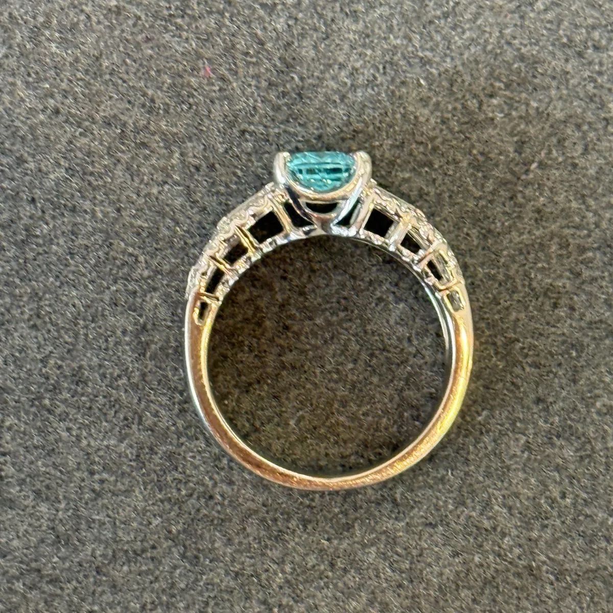 Pt900 天然パライバトルマリン　リング　最終価格 Pt900 天然パライバトルマリン リング 最終価格 Pt900 天然パライバ