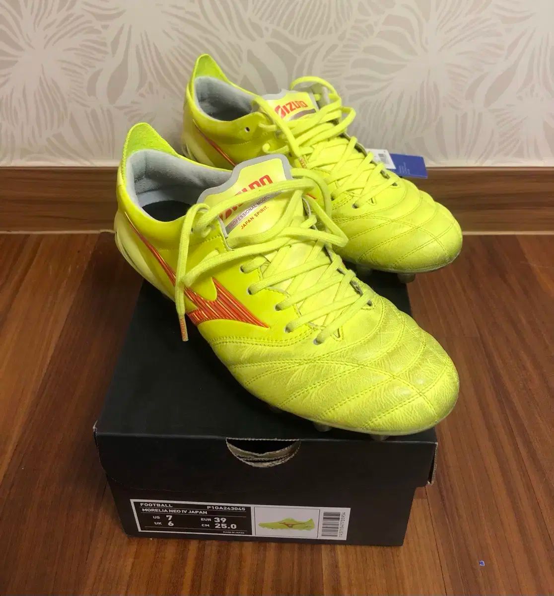 mizuno モレリア NEO 4 ジャパン サッカーシューズ