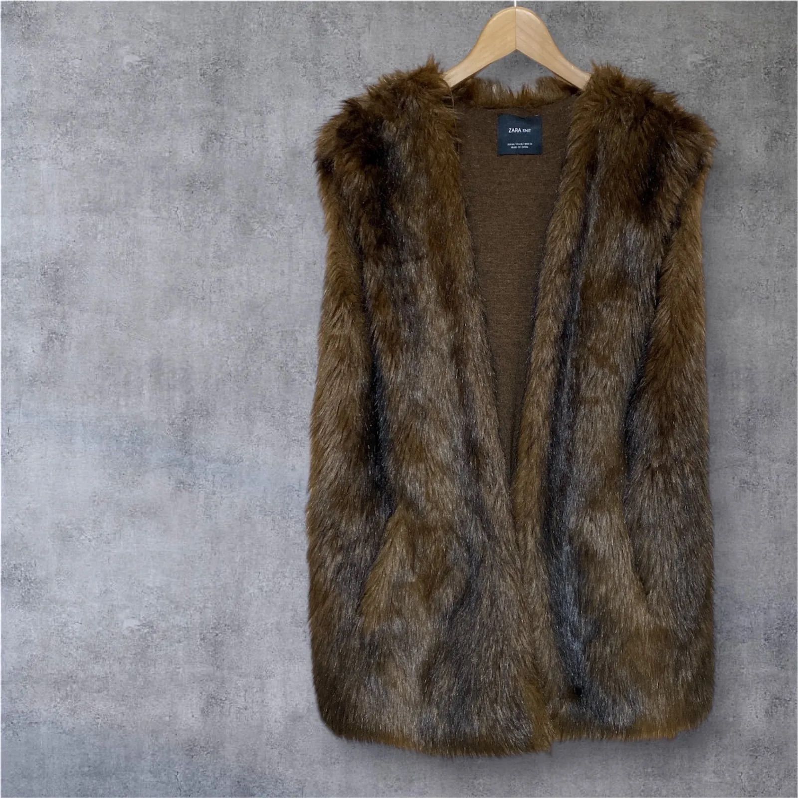 ZARA KNIT ファーベスト ザラ ブラウン 羽織りもの 秋冬 レイヤードコーデ お洒落 めカジュアル ザラ女 アウター USAサイズM