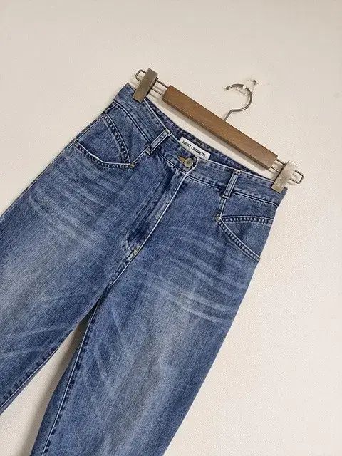 22年 ラッキーシュエトゥ デニムジーン