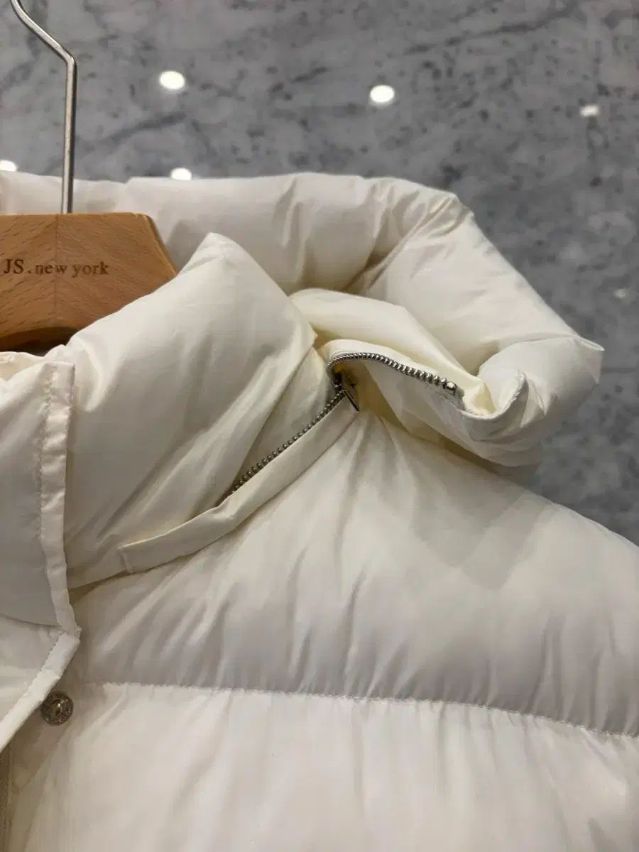 マニッシュスタイル js NEW YORK スター 当日発送 フード 取り外し シャーリング ダウンベスト 完全