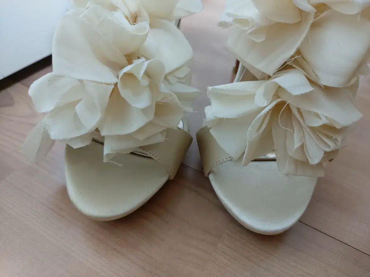 サテンサンダル ヒール