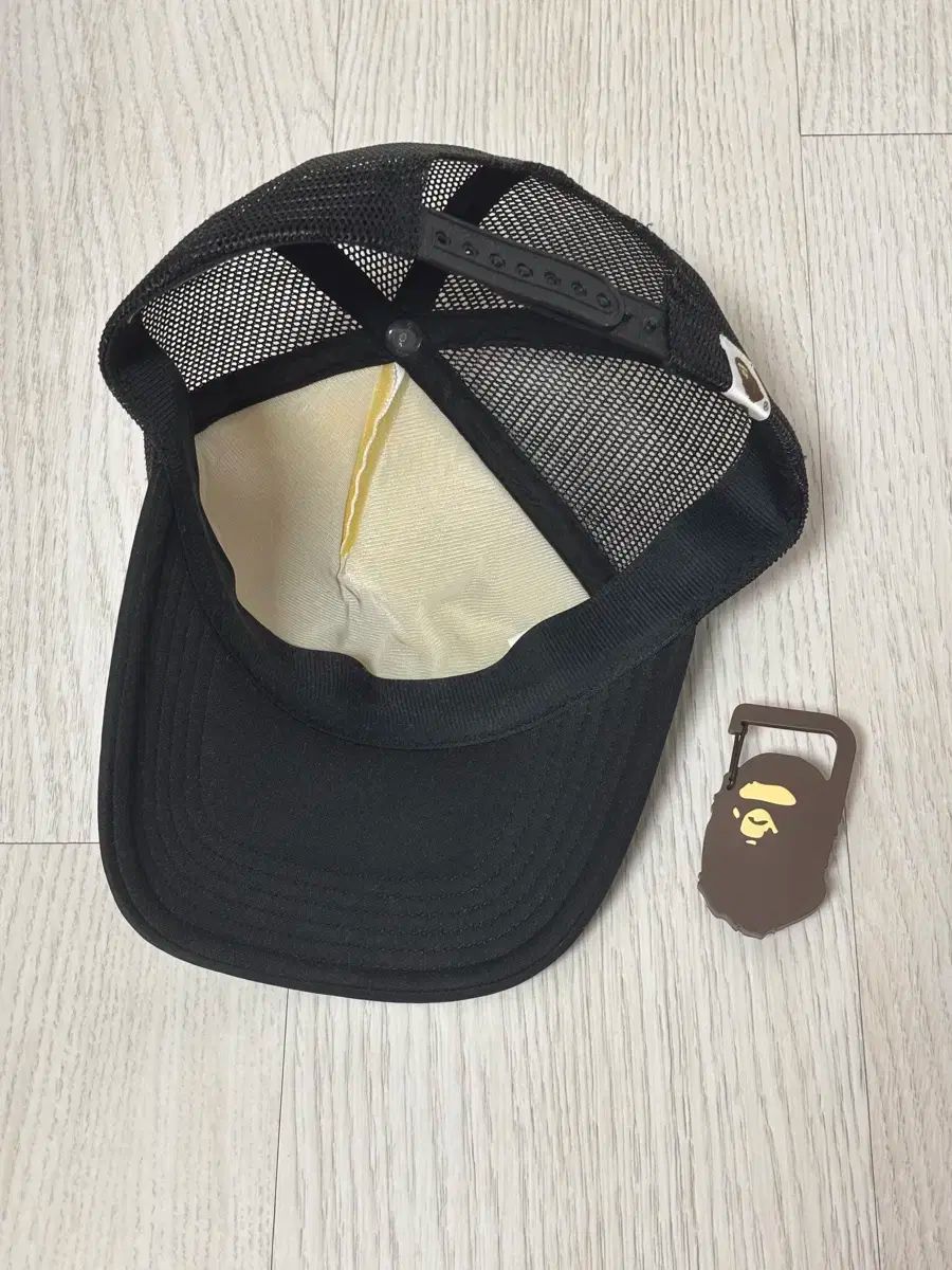 公式 アベイシングエイプ カレッジ メッシュキャップ ブラック A