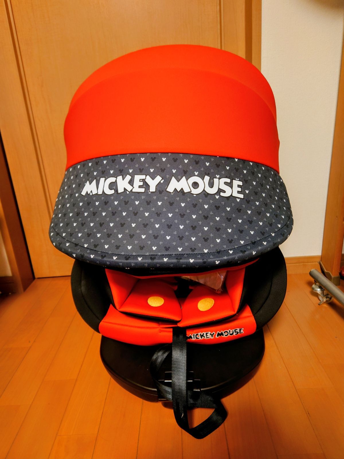 ミッキーマウス チャイルドシート