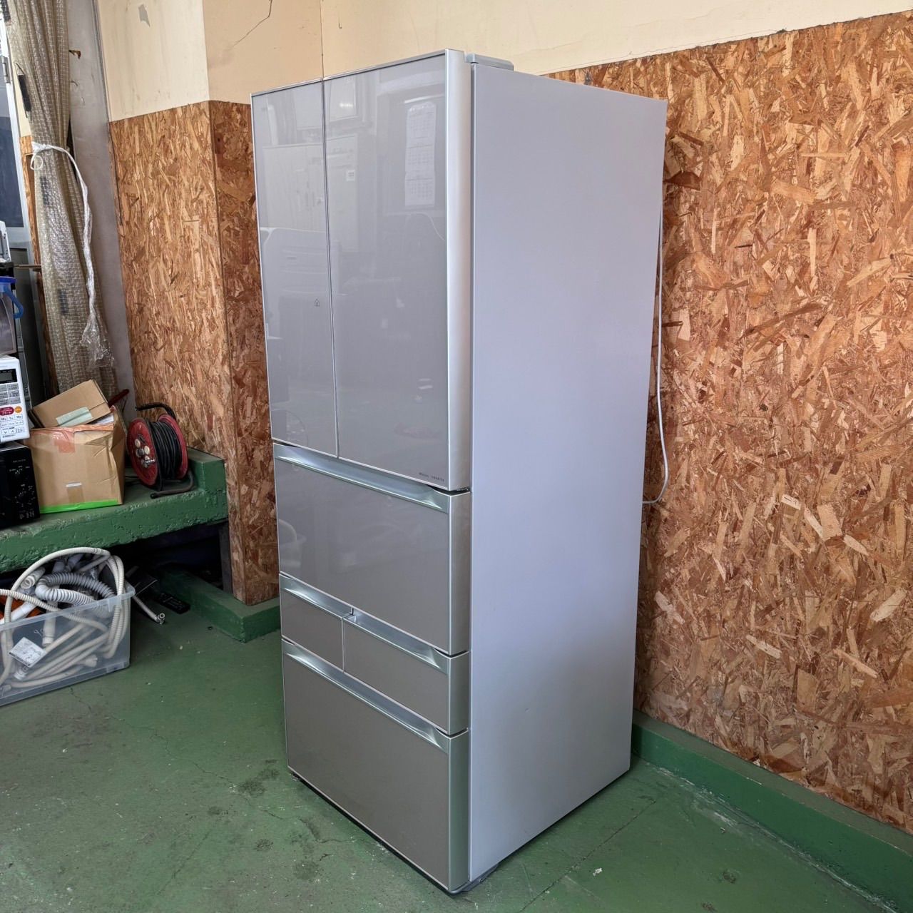 290 送料設置無料 訳あり特売品 大型冷蔵庫 556L 500L強 小型 家庭用  