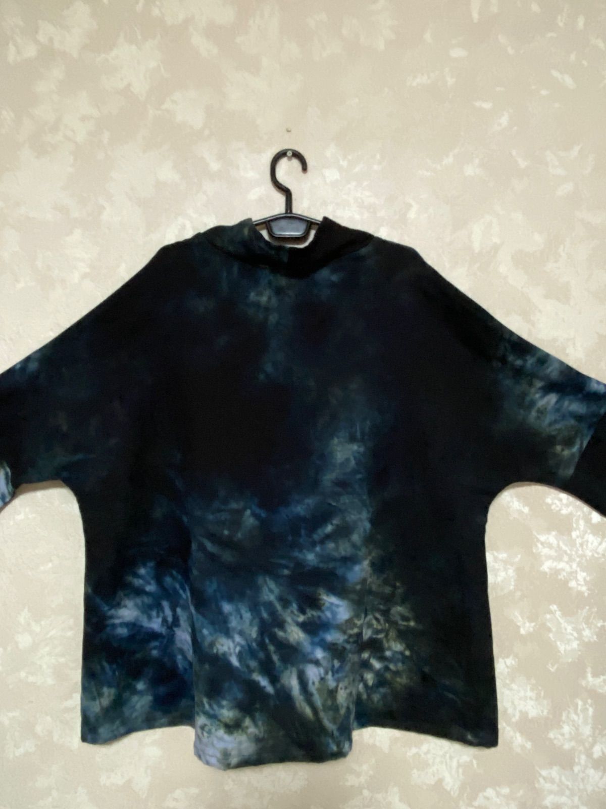  484.手染めのトップス 黒 ぶっかけ染め ゆったり 二重ガーゼ 軽くて柔らかい 長袖 チュニック