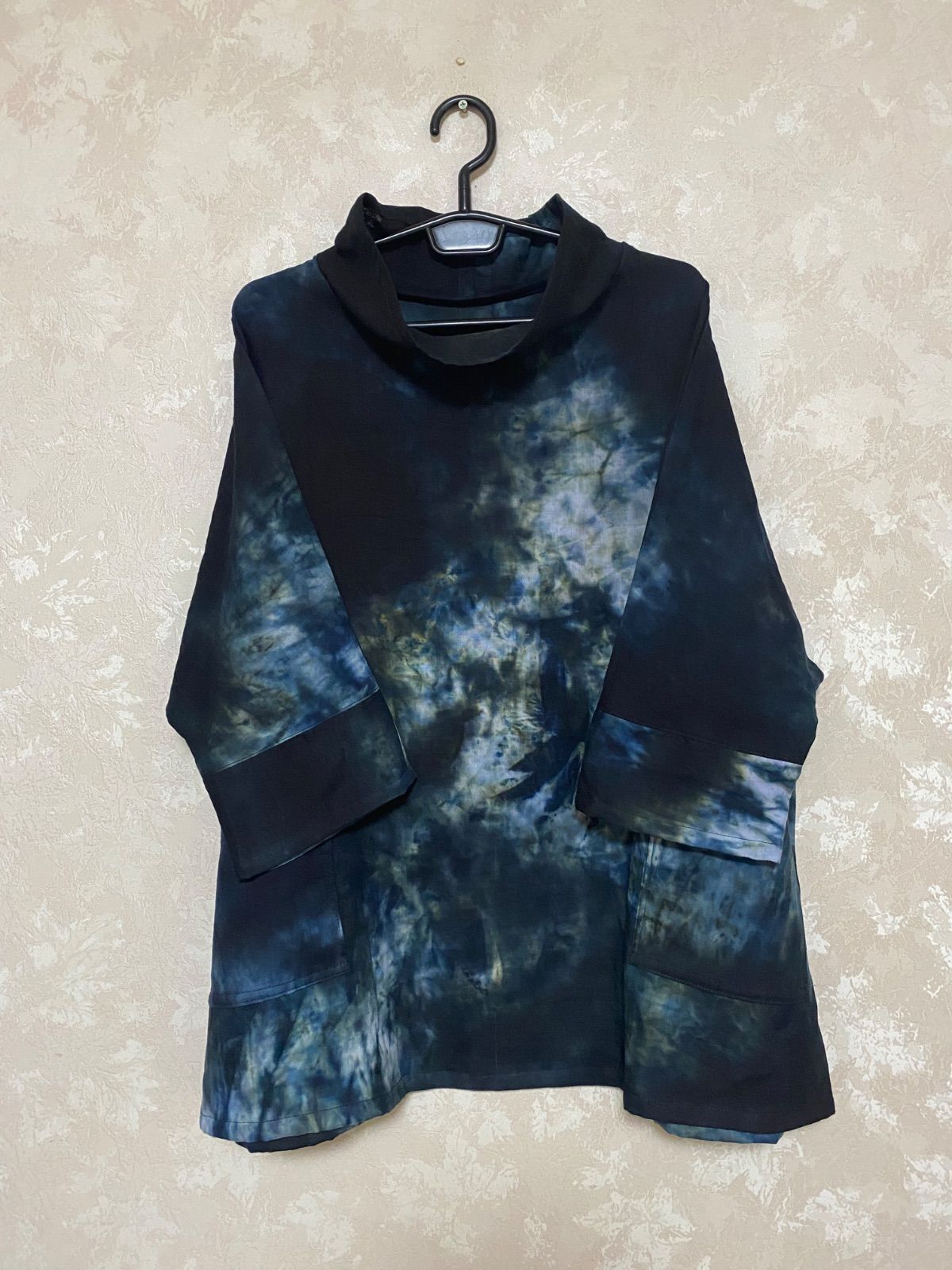 484.手染めのトップス 黒 ぶっかけ染め ゆったり 二重ガーゼ 軽くて柔らかい