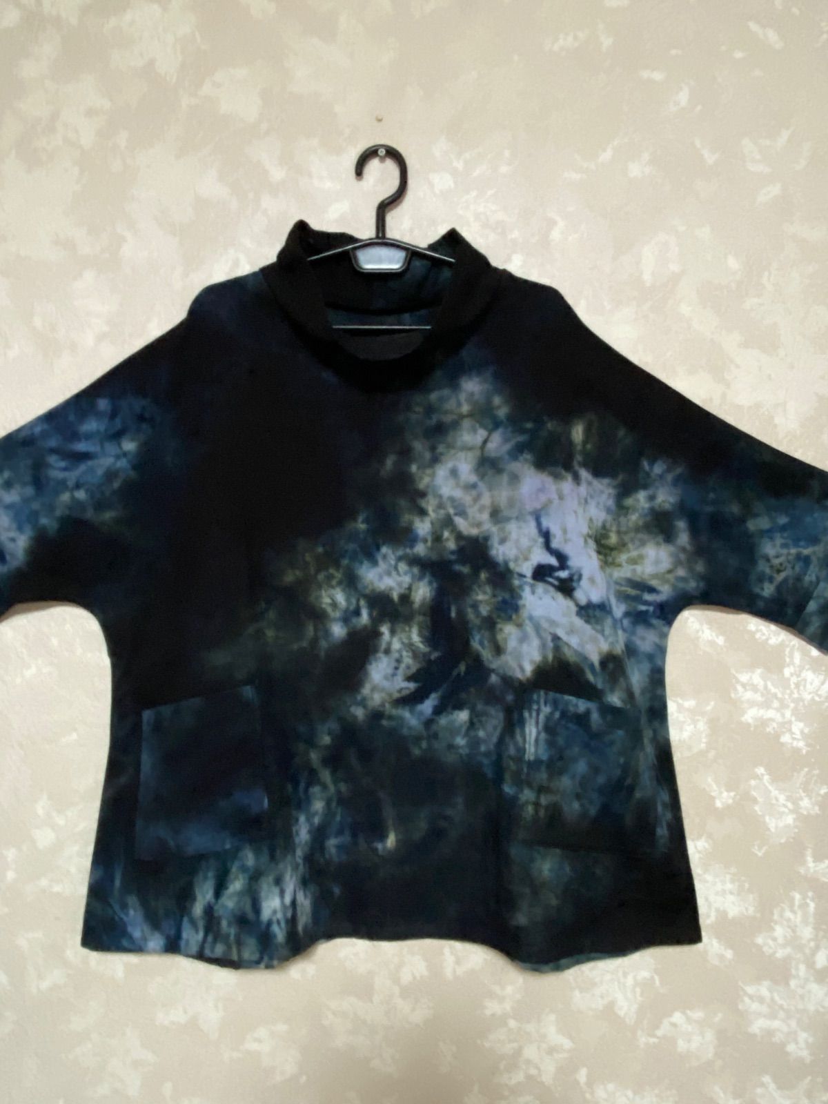 484.手染めのトップス