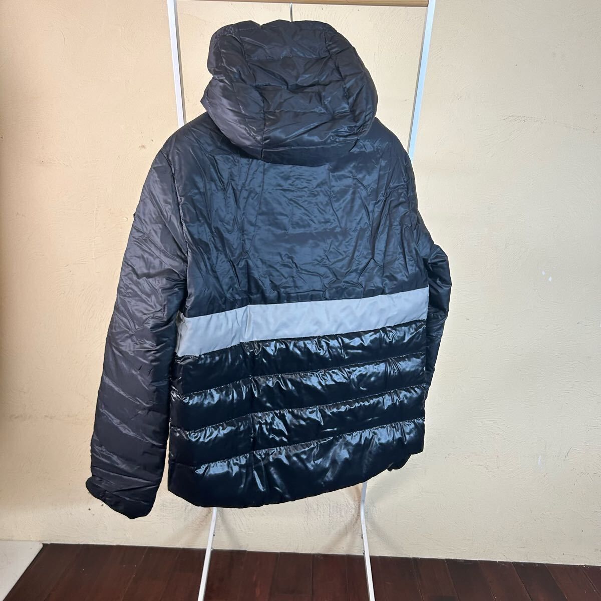 大人OK】【軽量】MONCLERモンクレールライトダウンラバーワッペン黒14A 