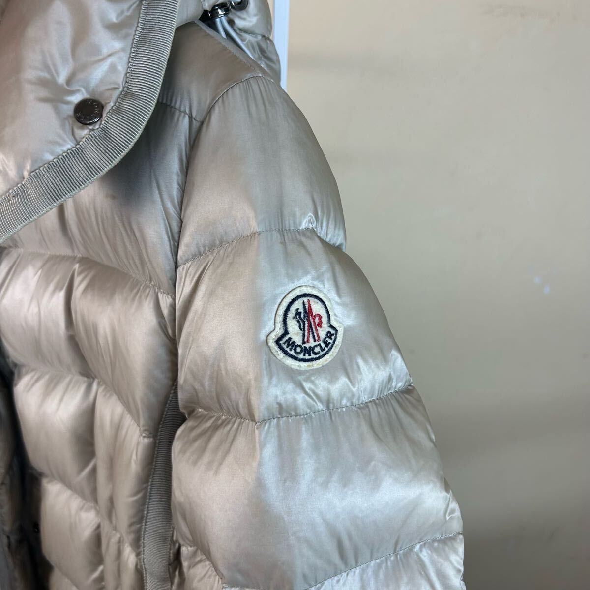 MONCLER モンクレール ダウンコートエルミンヌゴールド0 - メルカリ