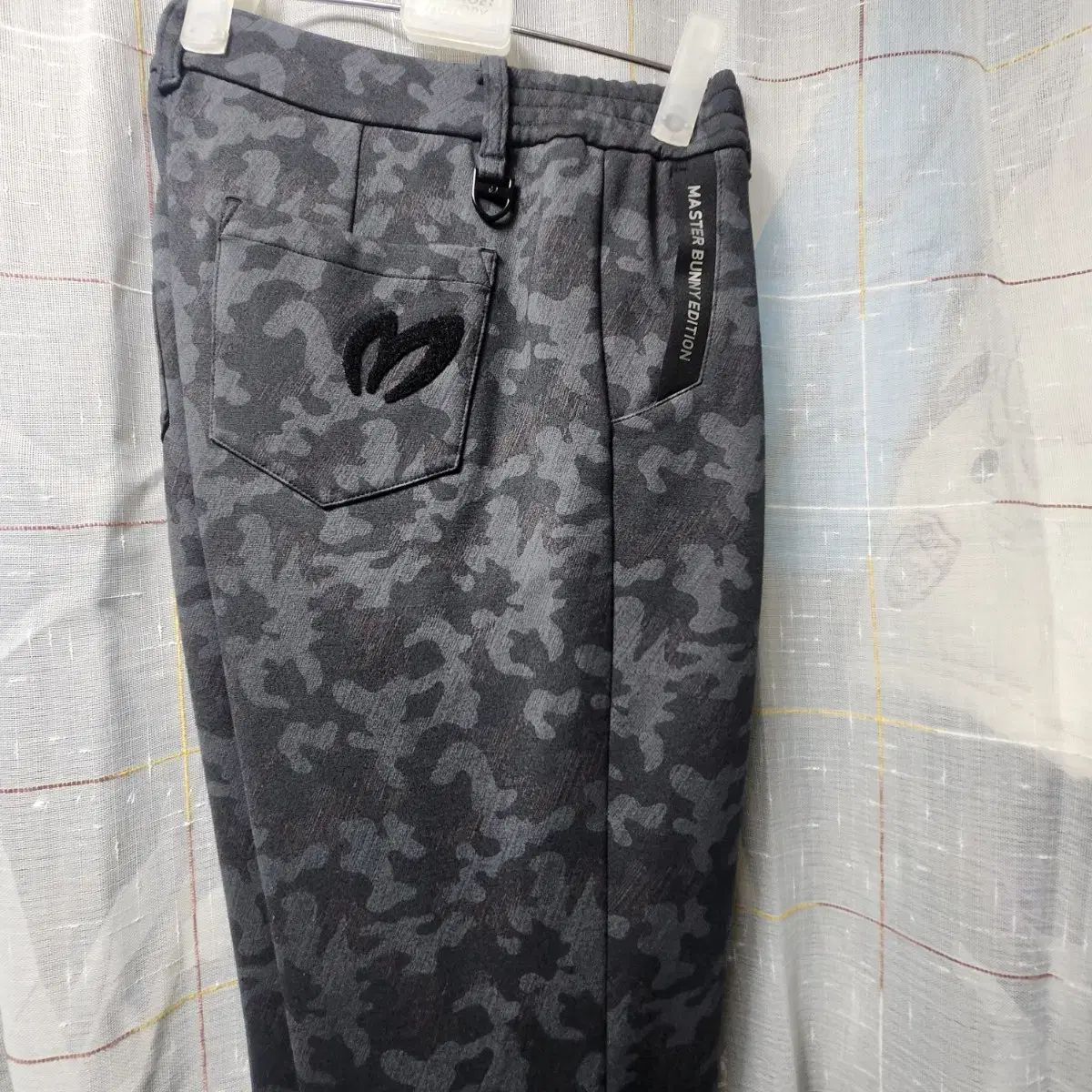 マスターバニーエディション カモフラ ジョガー 起毛 パンツ