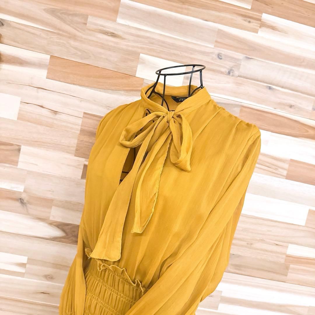 ザラ リボン タイ付き シフォン ロング ドレス ワンピース XS 黄土色マスタード Vネック シャーリング ギャザー 長袖