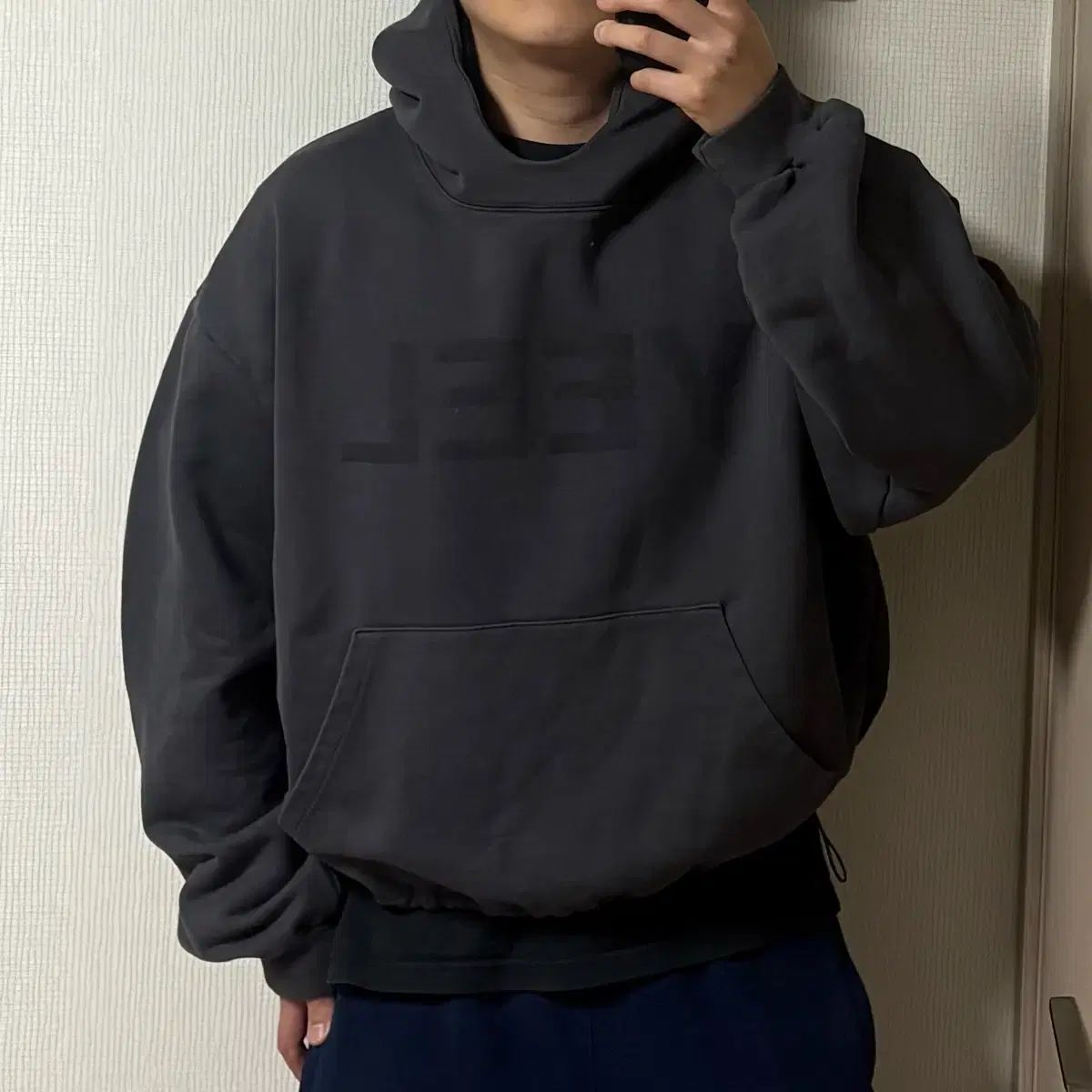 LEEY YEEL ビックロゴ オーバーサイズ フーディー チャコール