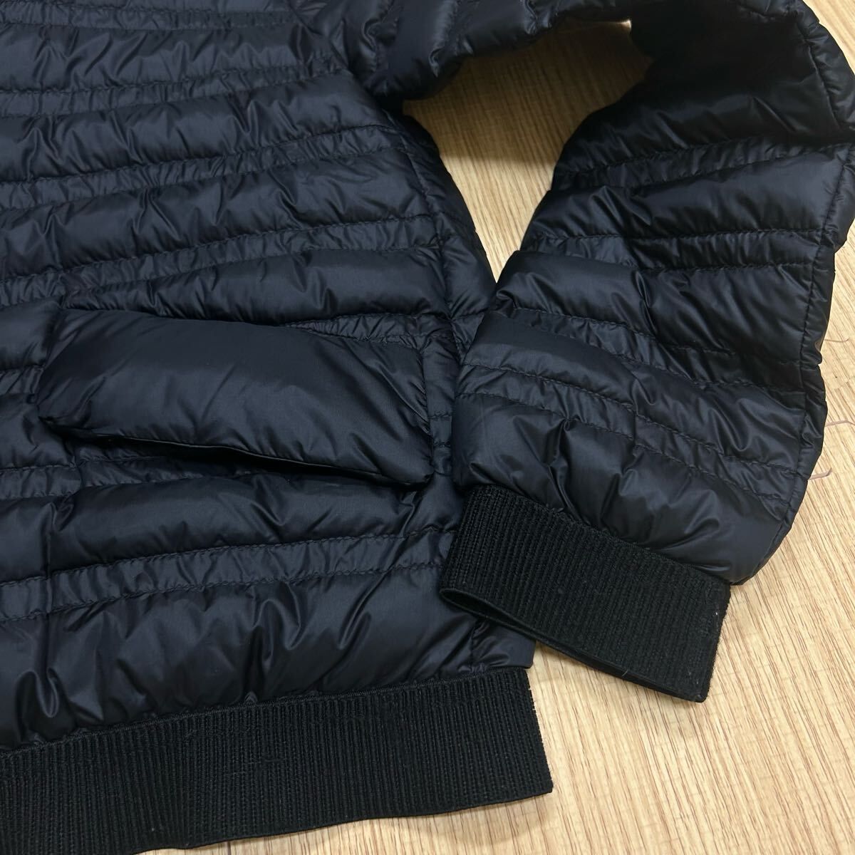 レア】 MONCLER モンクレール軽量ライトダウンviolette黒系00 - メルカリ