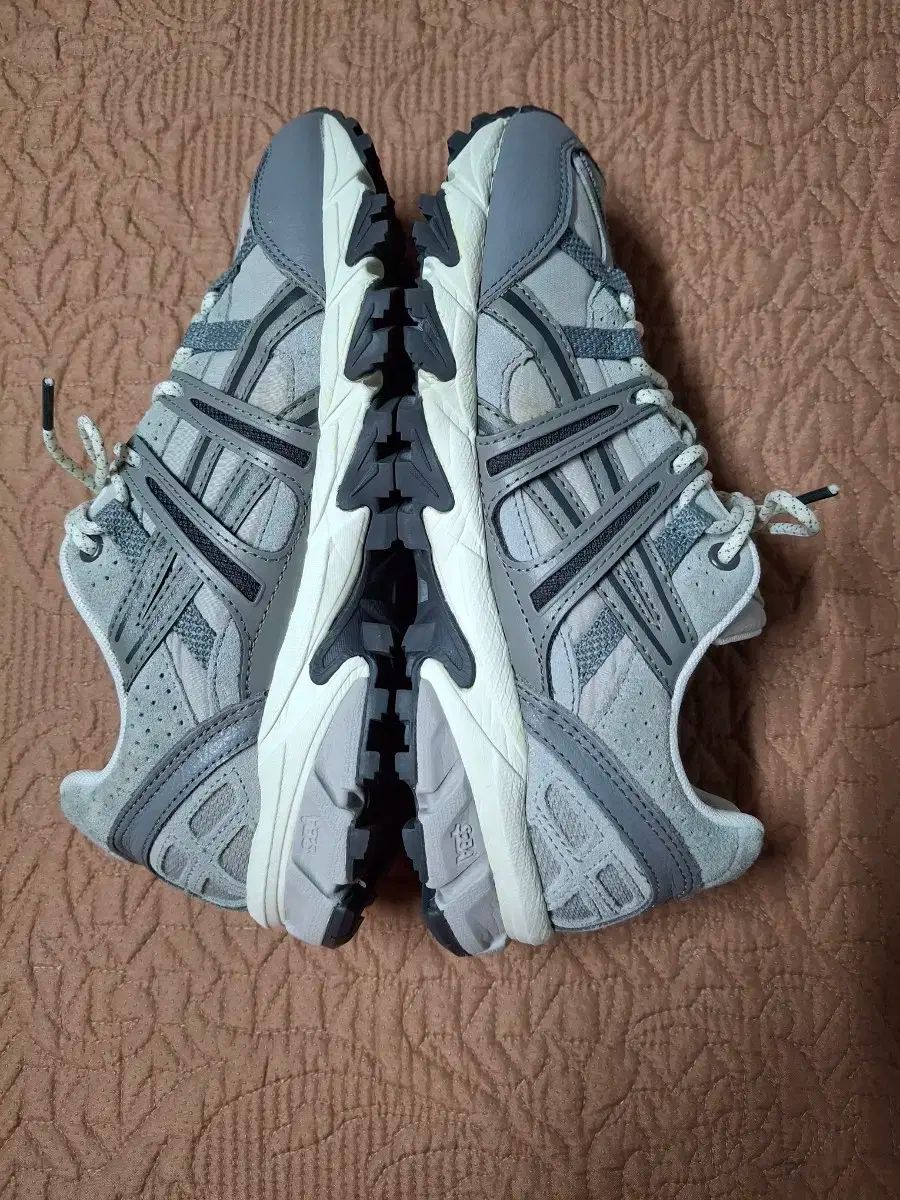 ゲルソノマ スニーカー