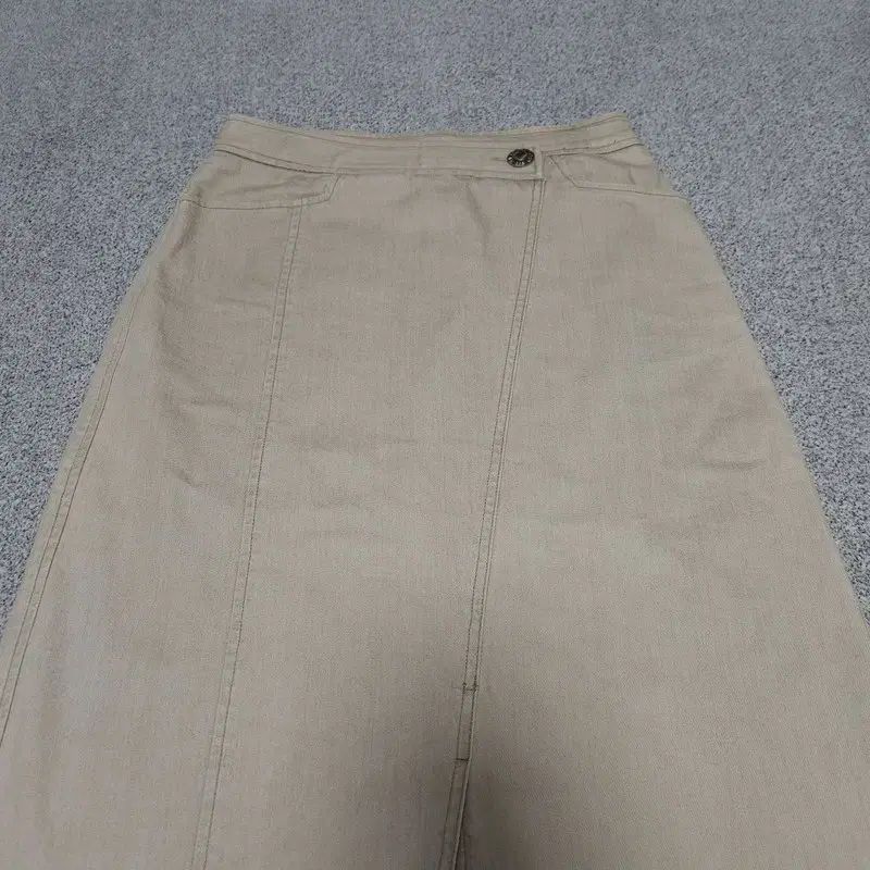 67 98 22 ss マイン スカート