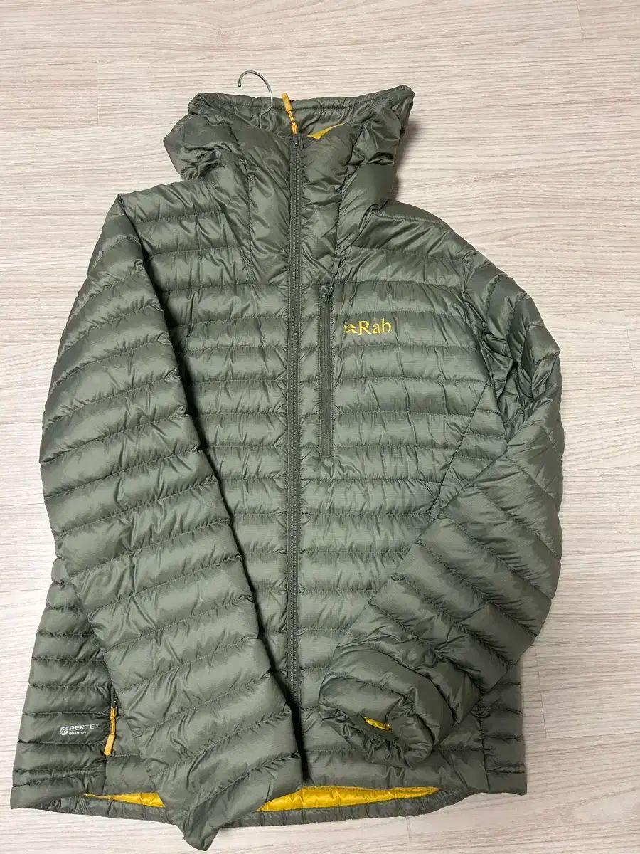 Rab マイクRライト アルパイン カーキ M