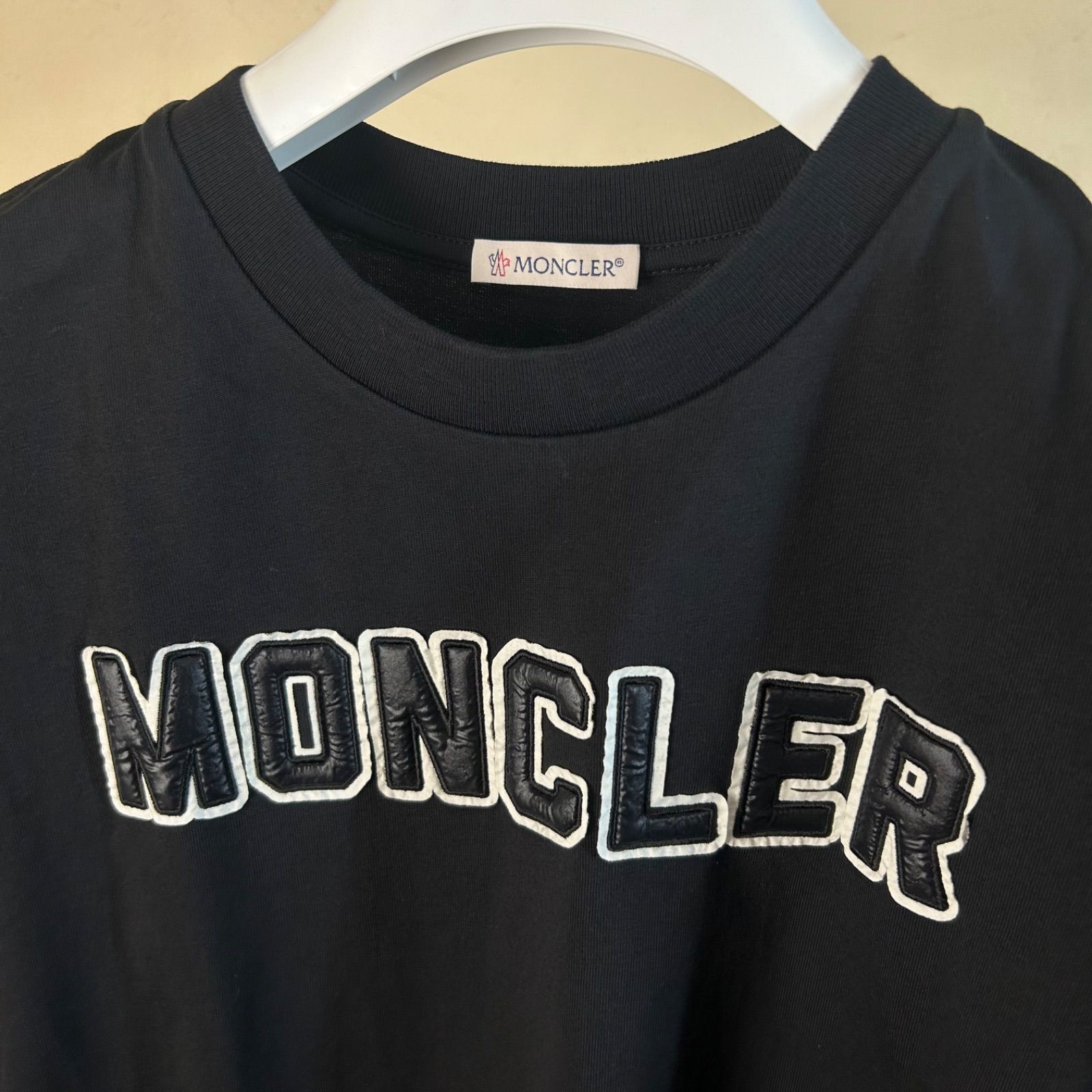  モデル MONCLERモンクレール半袖Tシャツダウンロゴ黒XS 半袖(Tシャツ) Tシャツ カットソー