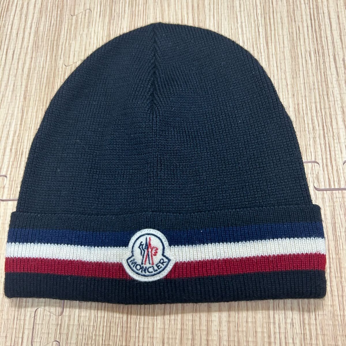 美品】 MONCLER モンクレール ニット帽 ビーニー 帽子黒トリコロール